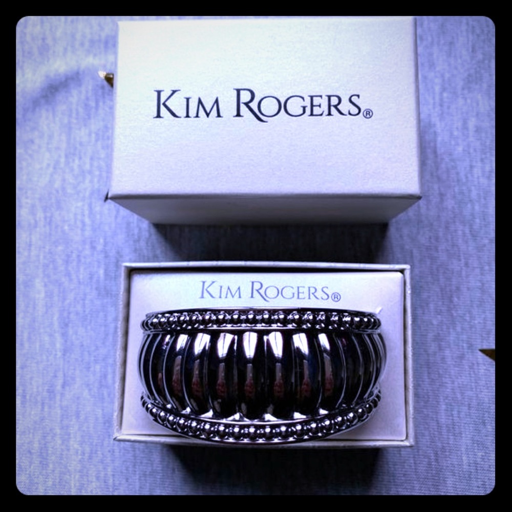 Silver clasp bracelet
